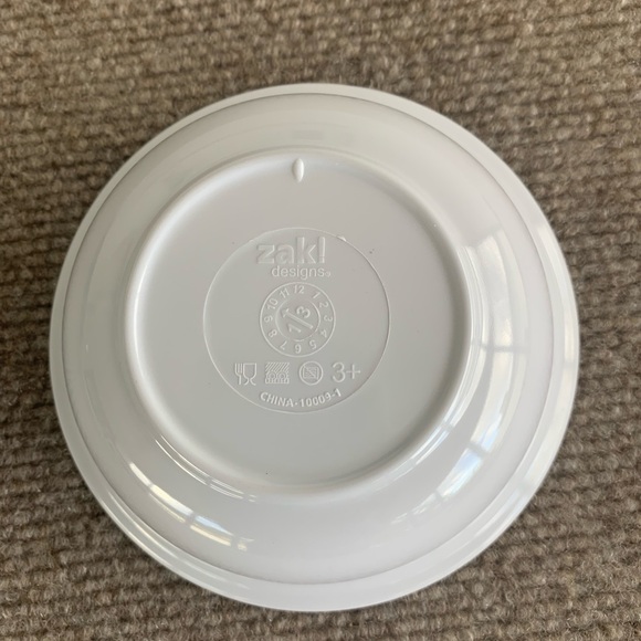 Doc McStuffins Kids Dinnerware - Picture 5 of 7